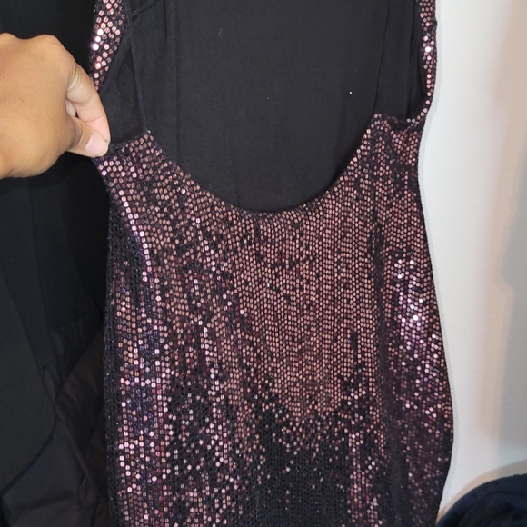 A sparkling mini dress. Open back. - Picture 4 of 4